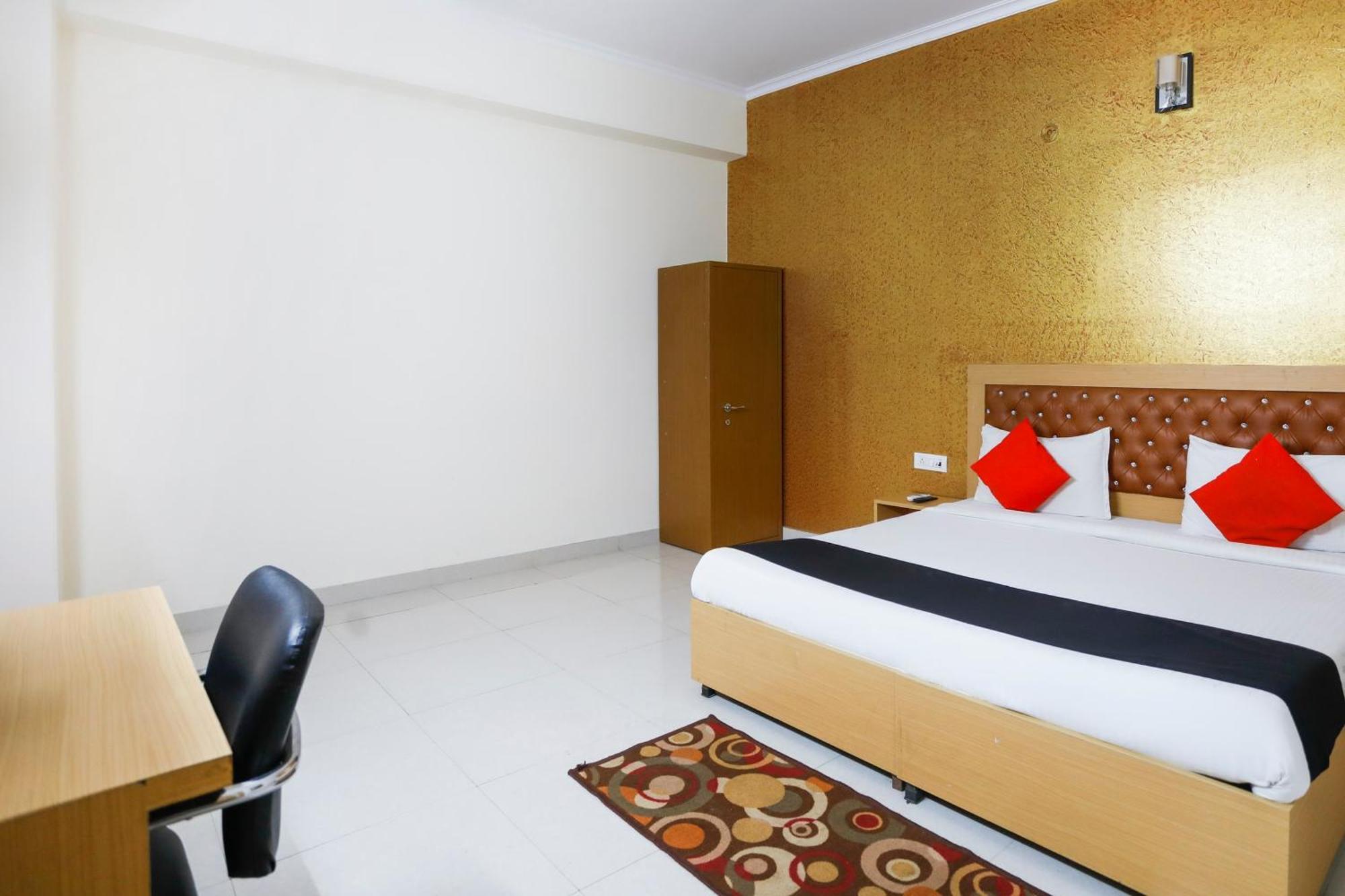 Diamond Imperial Hotel Noida Exterior photo