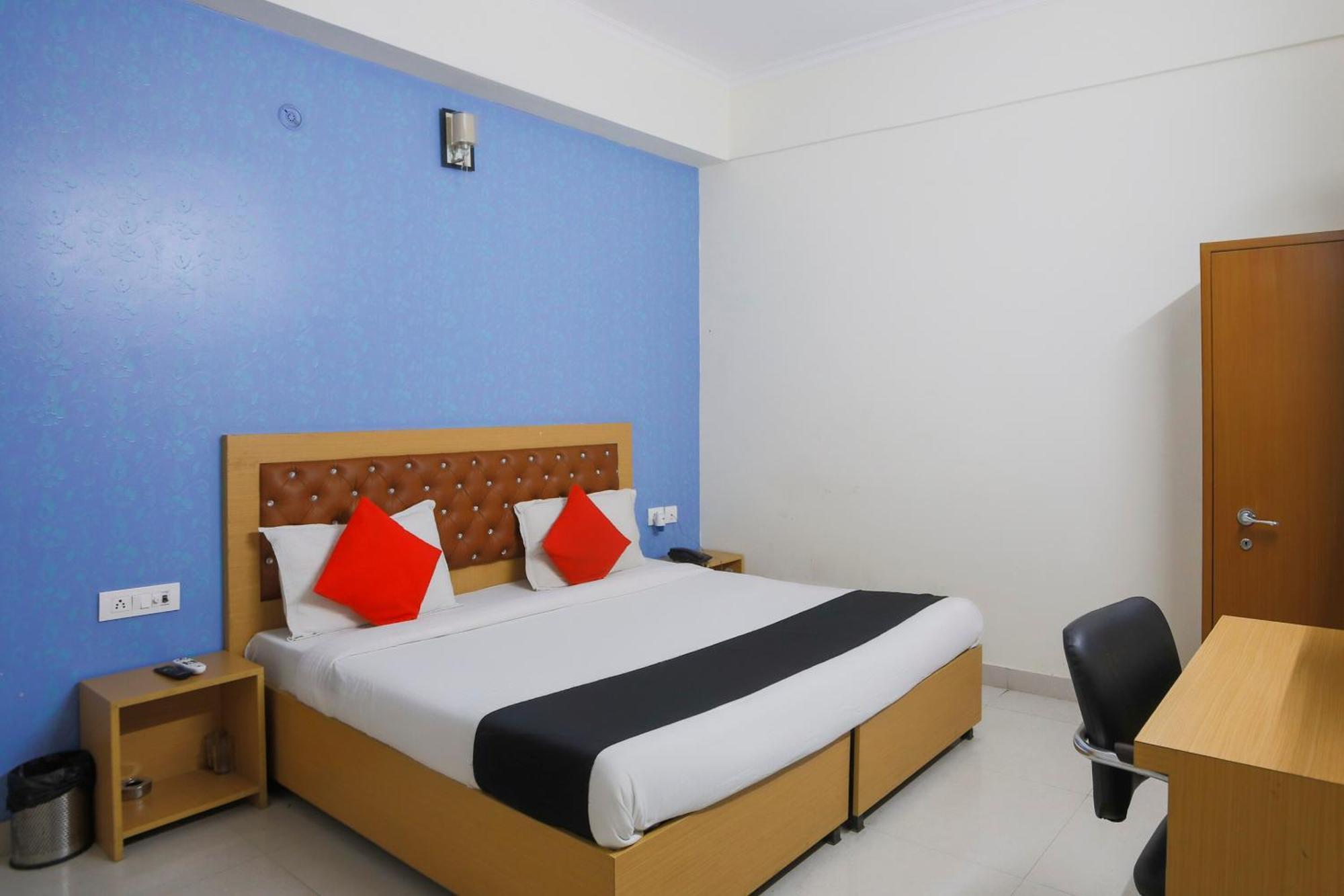 Diamond Imperial Hotel Noida Exterior photo