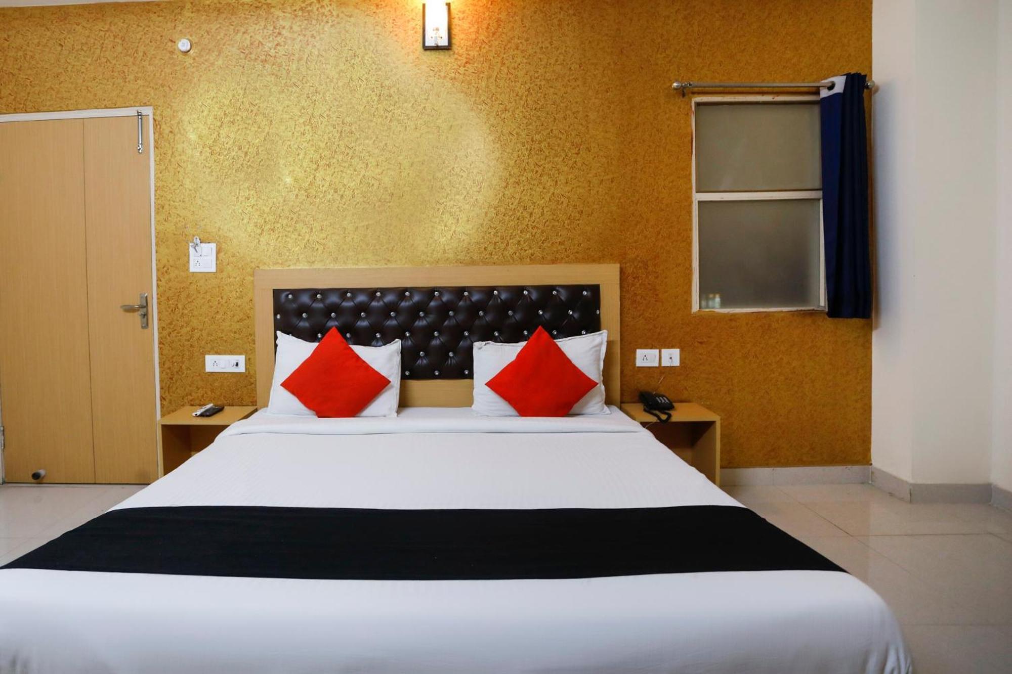 Diamond Imperial Hotel Noida Exterior photo